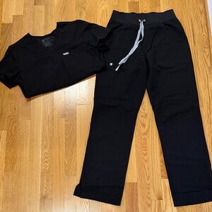 Figs Black Technical Set - Top & Bottom